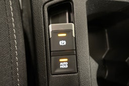 valkoinen Volkswagen T-Roc 2019 kuva 30.