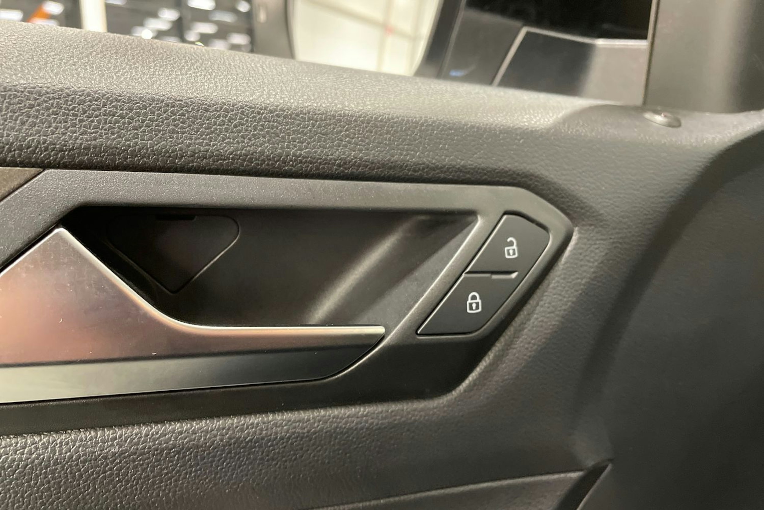 valkoinen Volkswagen T-Roc 2019 kuva 33.