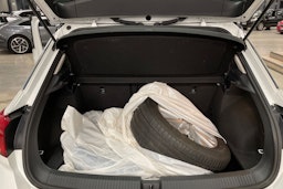 valkoinen Volkswagen T-Roc 2019 kuva 34.