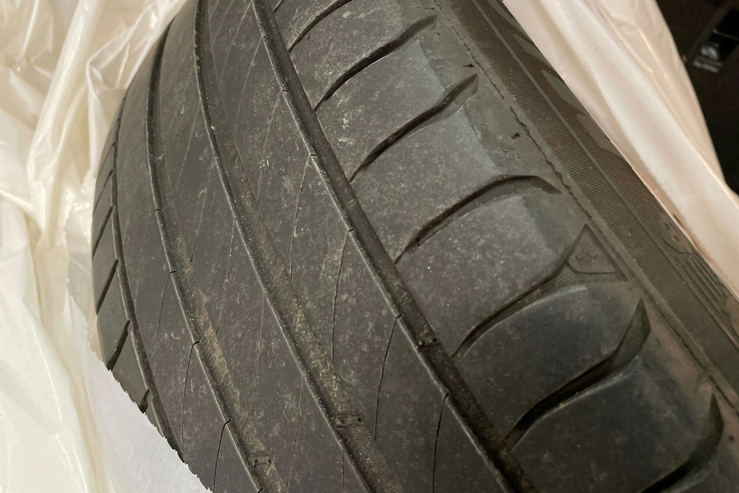 valkoinen Volkswagen T-Roc 2019 kuva 35.