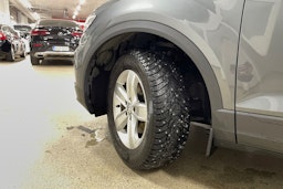 harmaa Volkswagen T-Roc 2019 kuva 13.