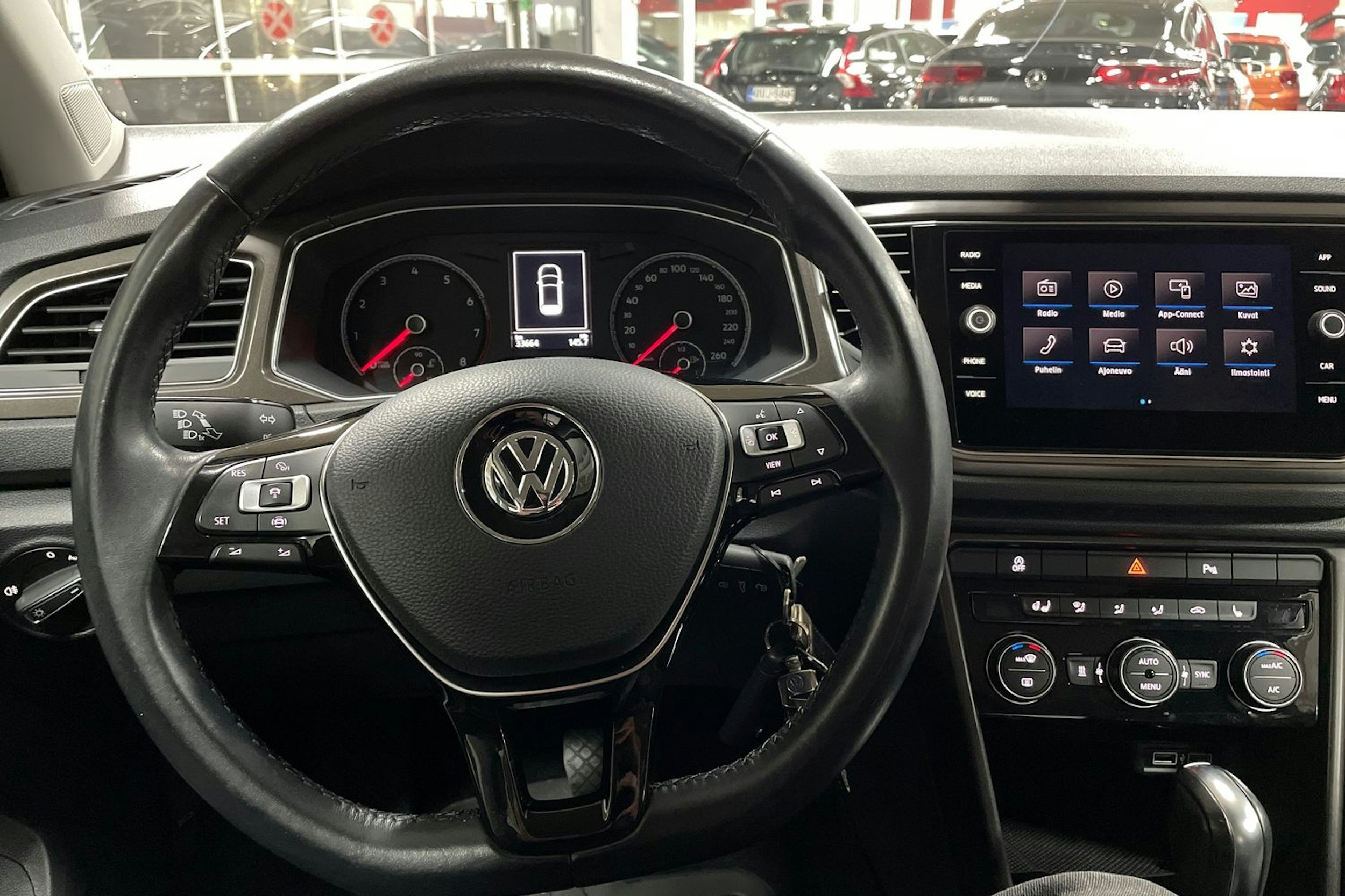 harmaa Volkswagen T-Roc 2019 kuva 14.