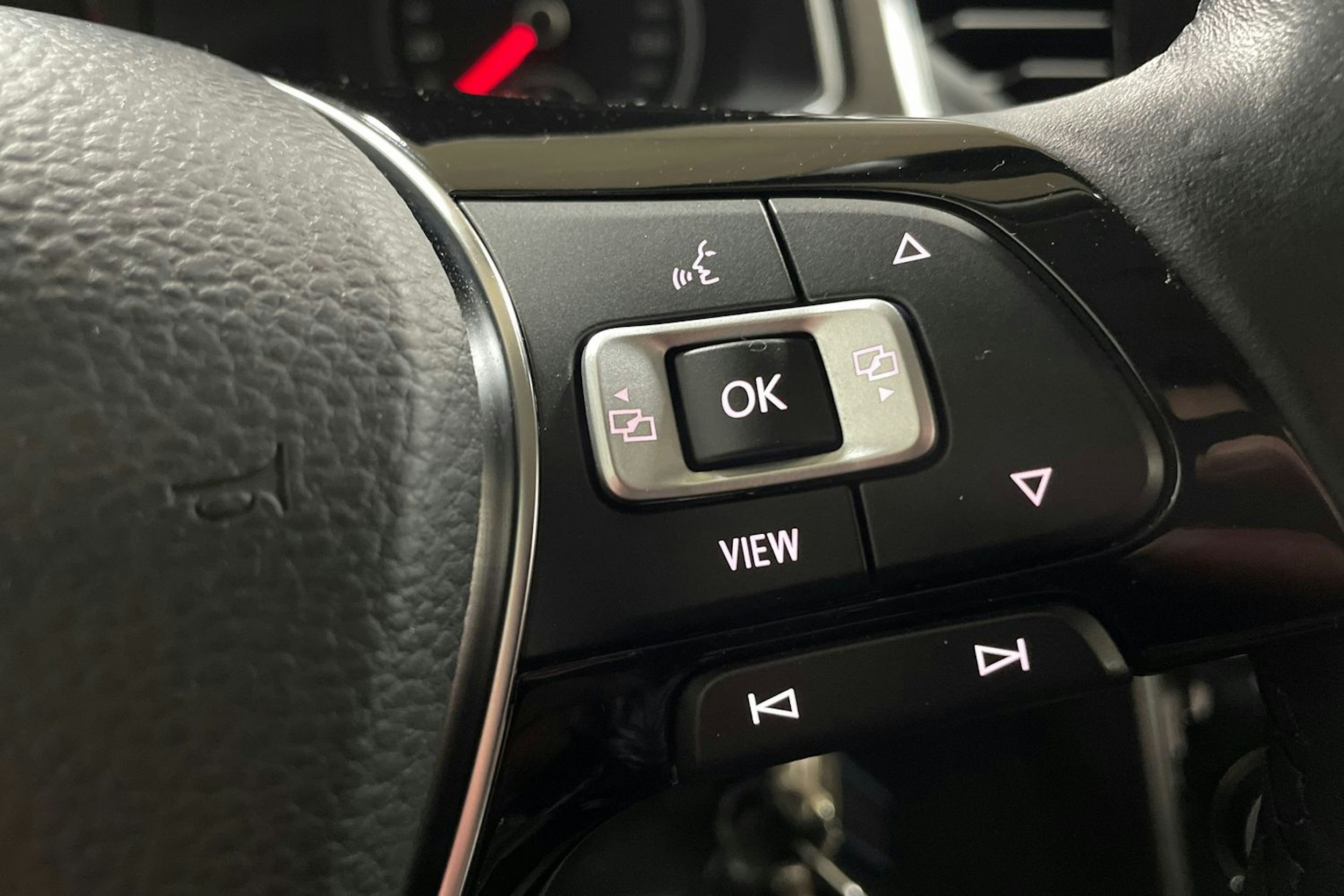 harmaa Volkswagen T-Roc 2019 kuva 16.