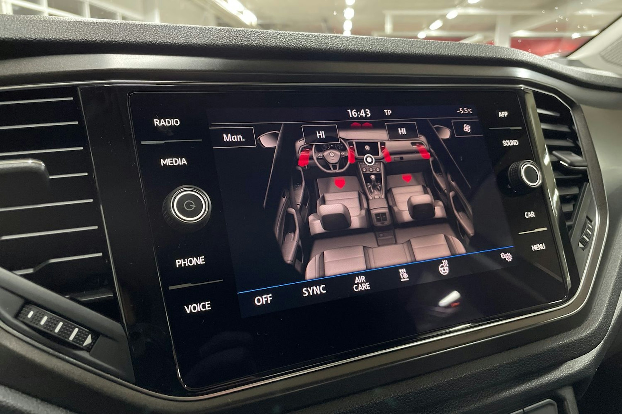 harmaa Volkswagen T-Roc 2019 kuva 17.