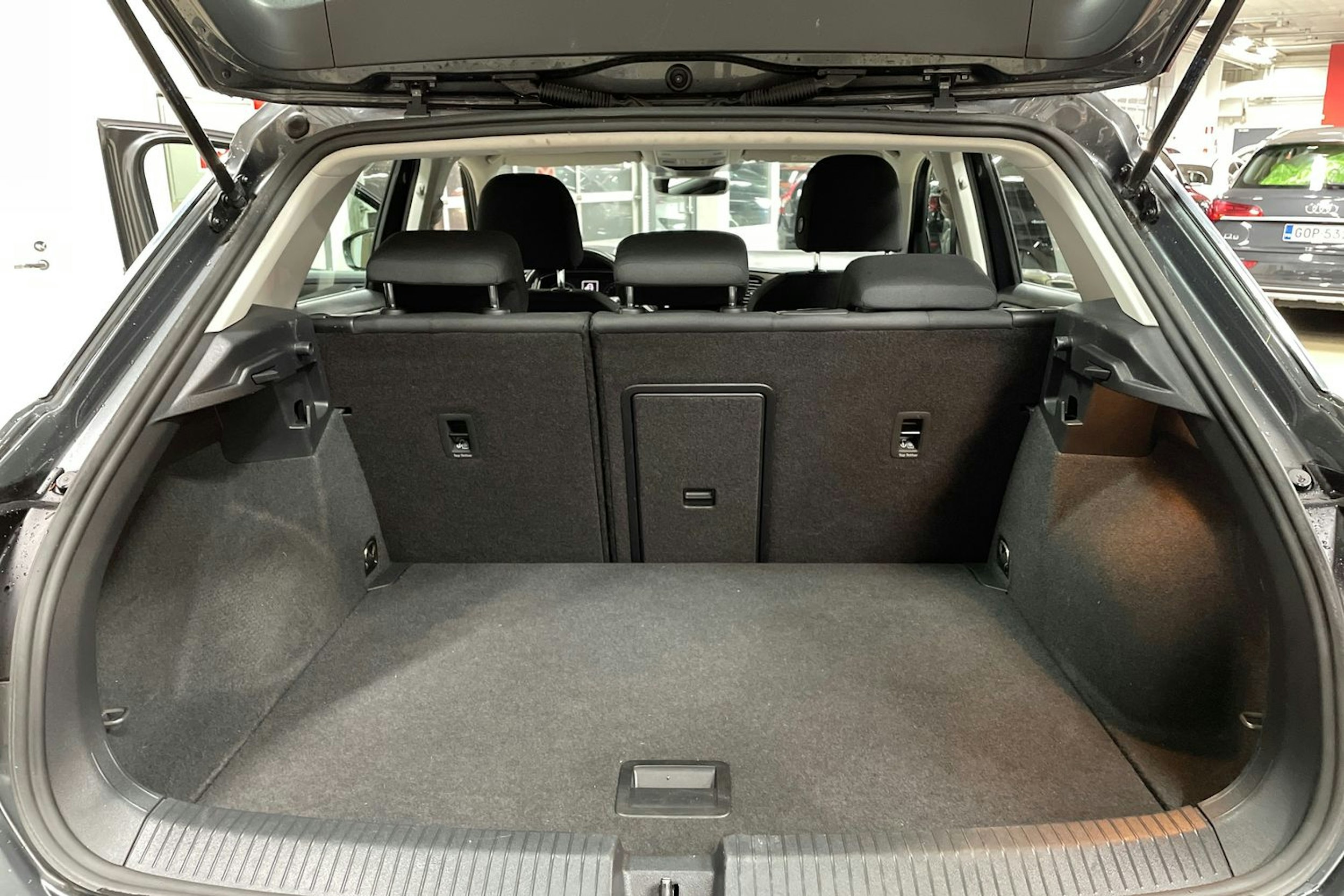 harmaa Volkswagen T-Roc 2019 kuva 21.