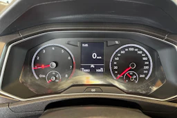 Valkoinen Volkswagen T-Roc 2020 kuva 12.