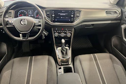 Punainen Volkswagen T-Roc 2019 kuva 9.