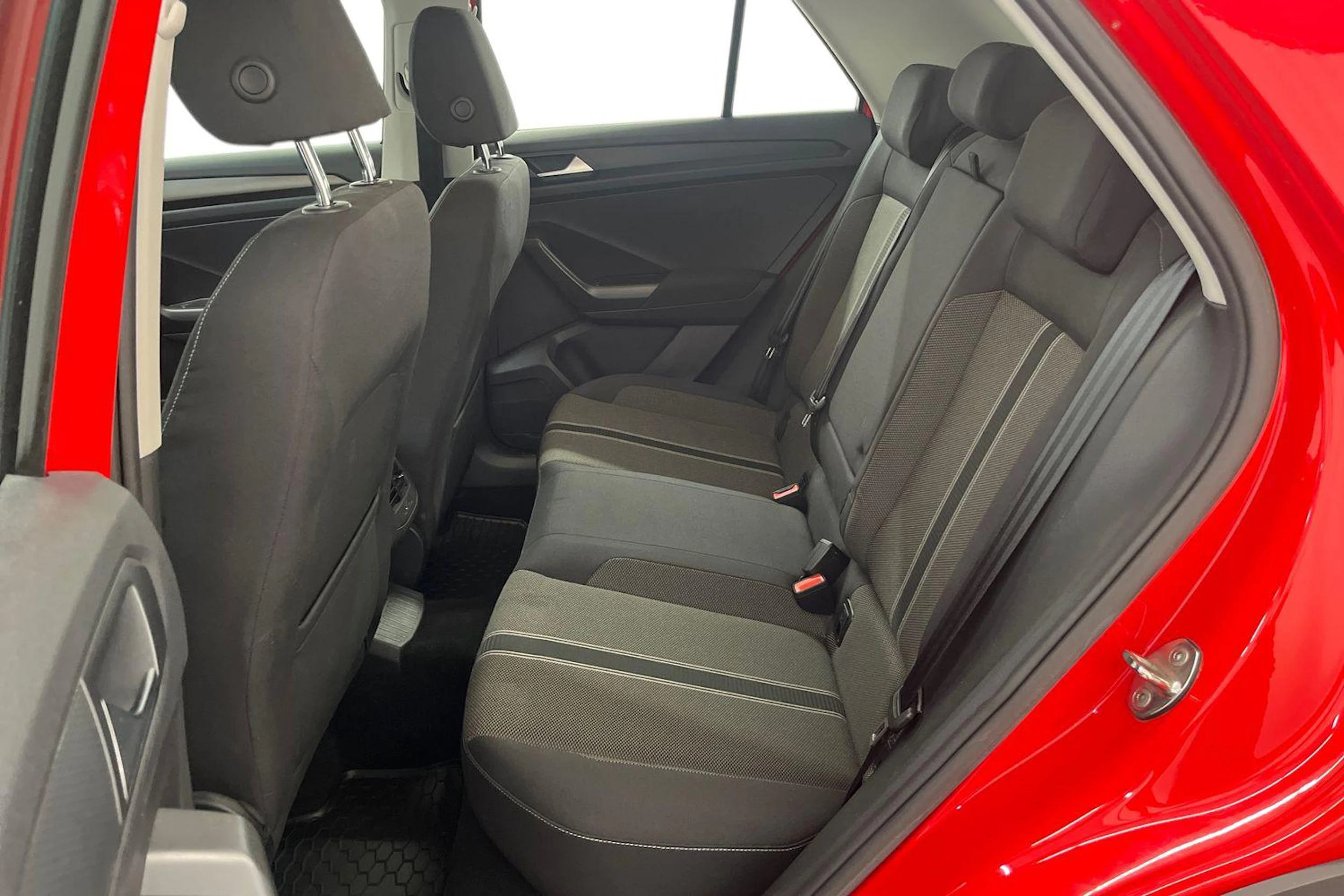 Punainen Volkswagen T-Roc 2019 kuva 11.
