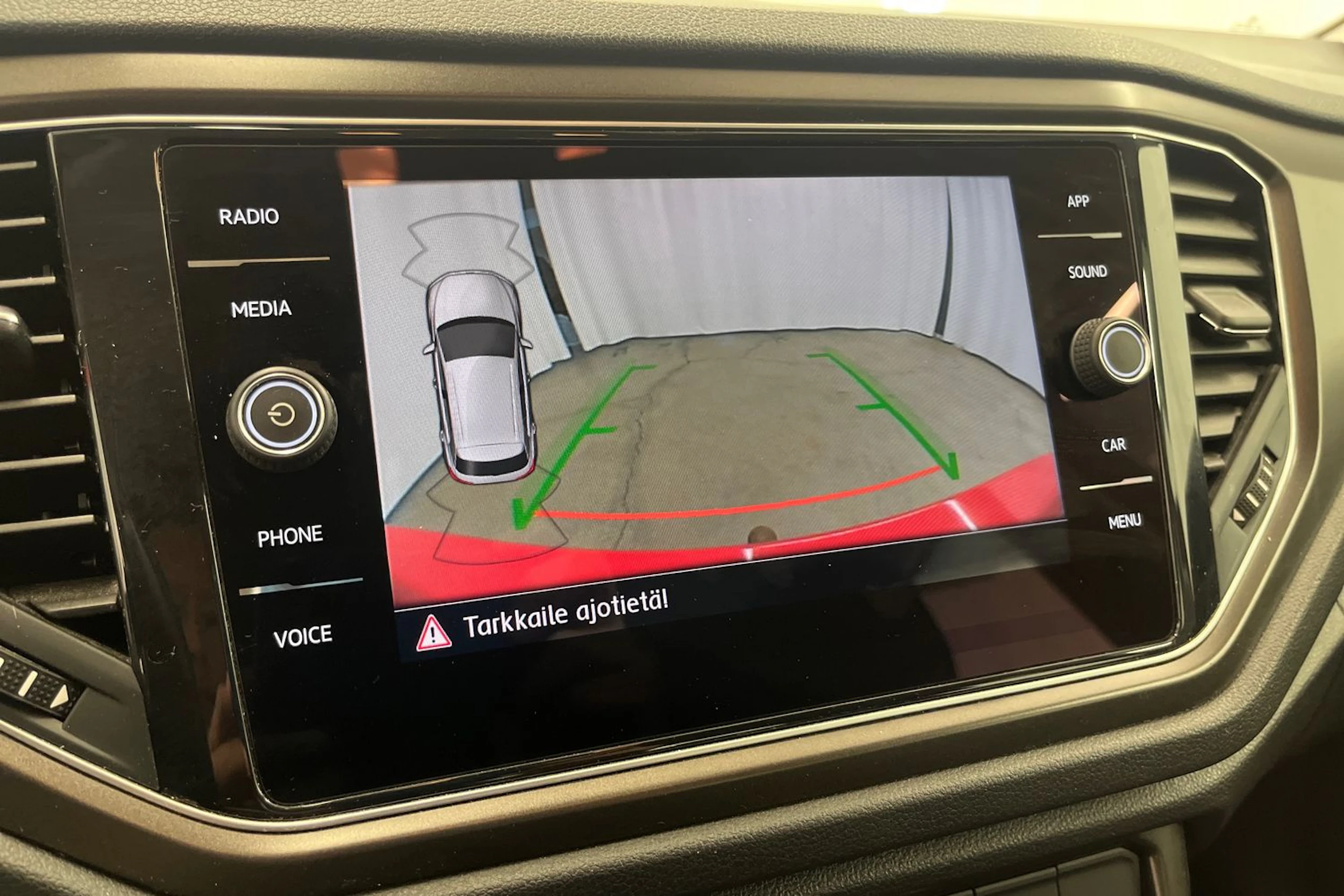 Punainen Volkswagen T-Roc 2019 kuva 19.