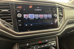 Punainen Volkswagen T-Roc 2019 kuva 20.