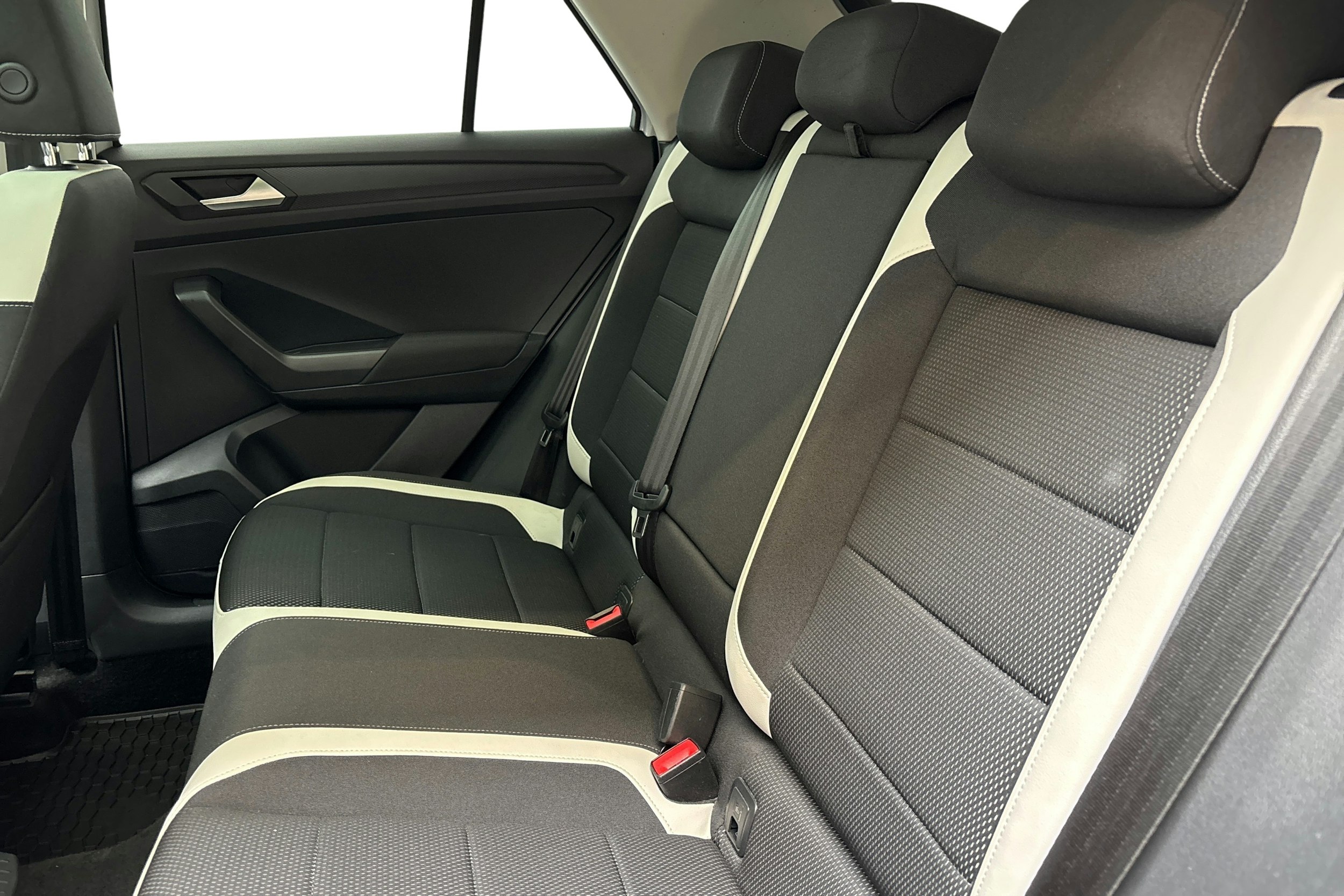 valkoinen Volkswagen T-Roc 2019 kuva 10.