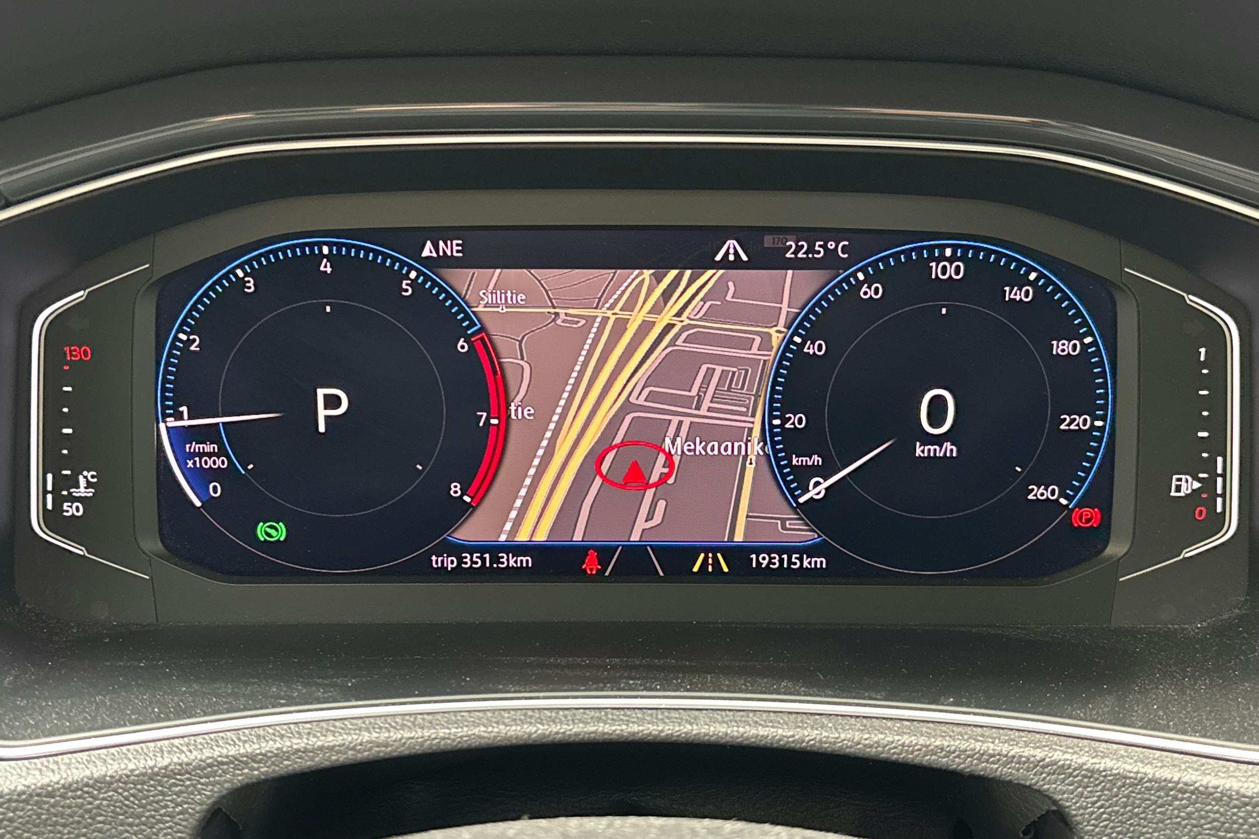 valkoinen Volkswagen T-Roc 2019 kuva 22.