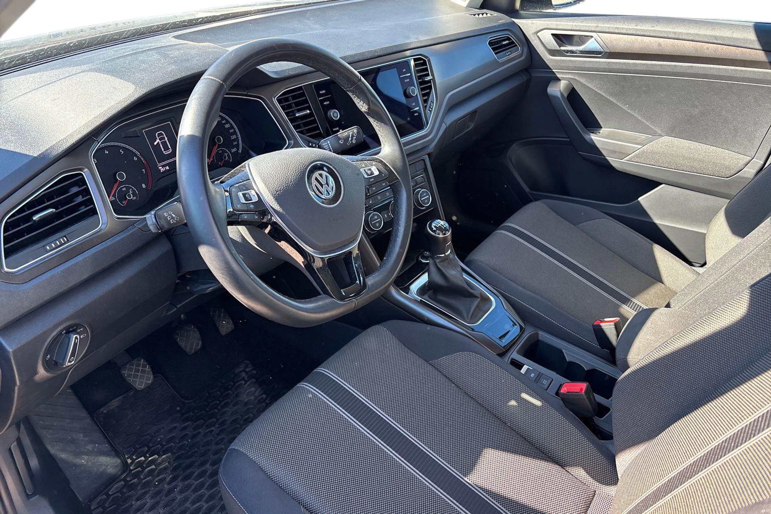 harmaa Volkswagen T-Roc 2019 kuva 3.