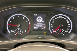 Valkoinen Volkswagen T-ROC 2019 kuva 17.