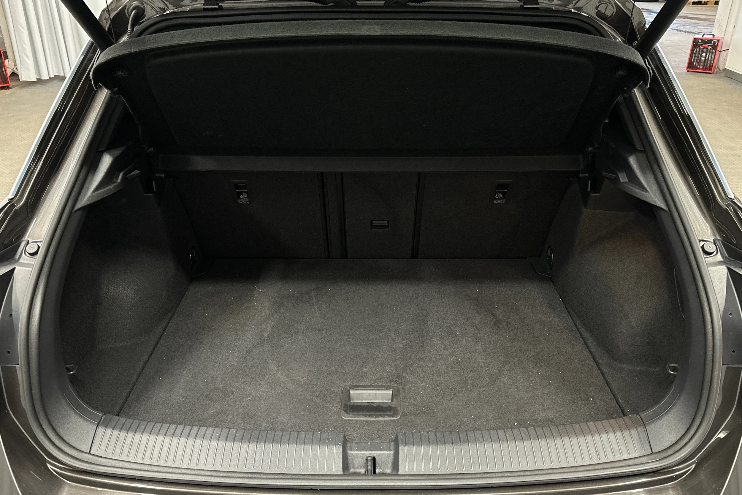 ruskea (beige) Volkswagen T-Roc 2019 kuva 14.