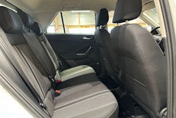 valkoinen Volkswagen T-Roc 2019 kuva 14.
