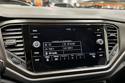 valkoinen Volkswagen T-Roc 2019 kuva 20.