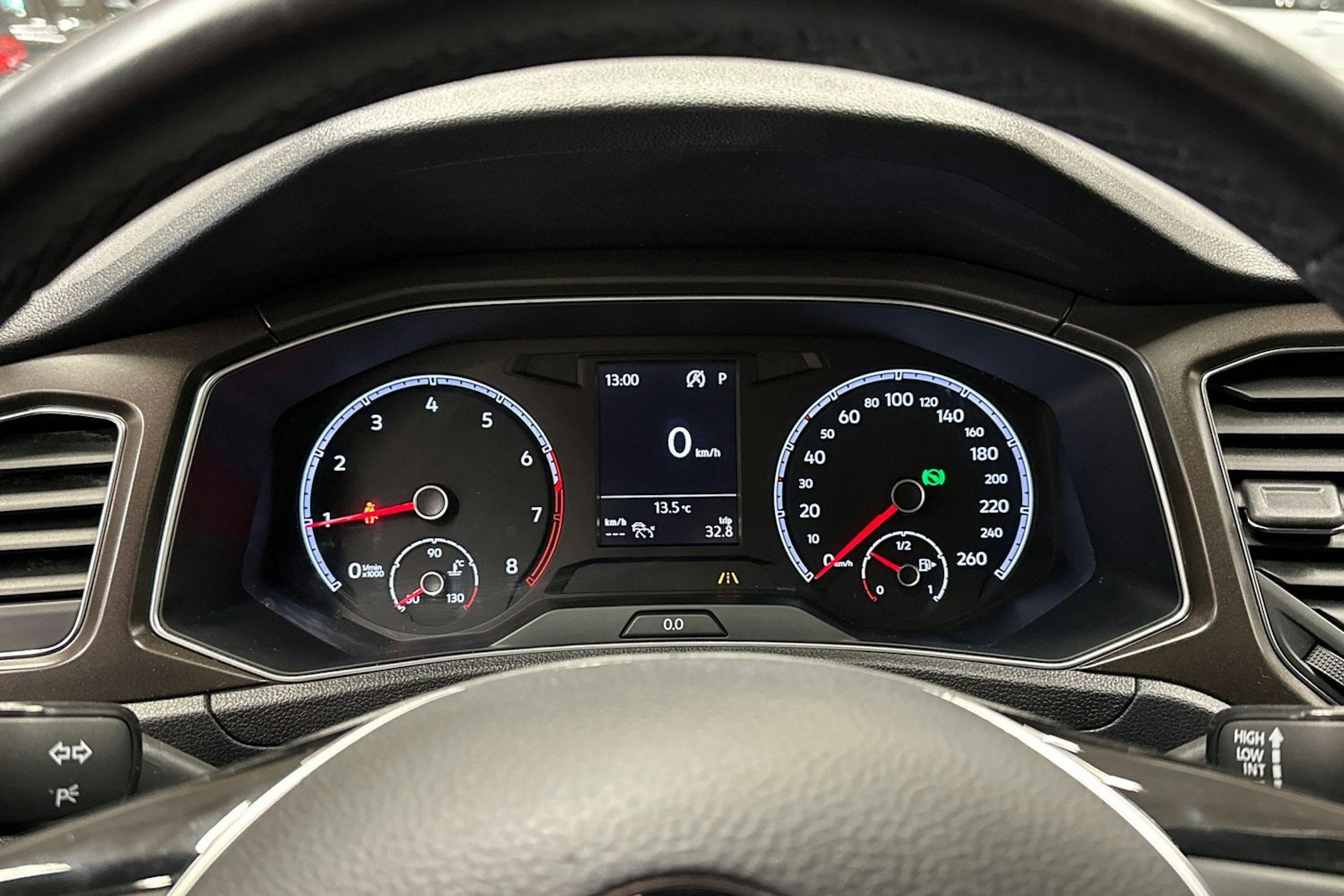 valkoinen Volkswagen T-Roc 2019 kuva 23.