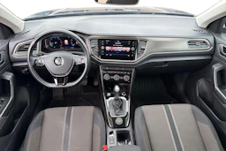 sininen Volkswagen T-Roc 2019 kuva 9.