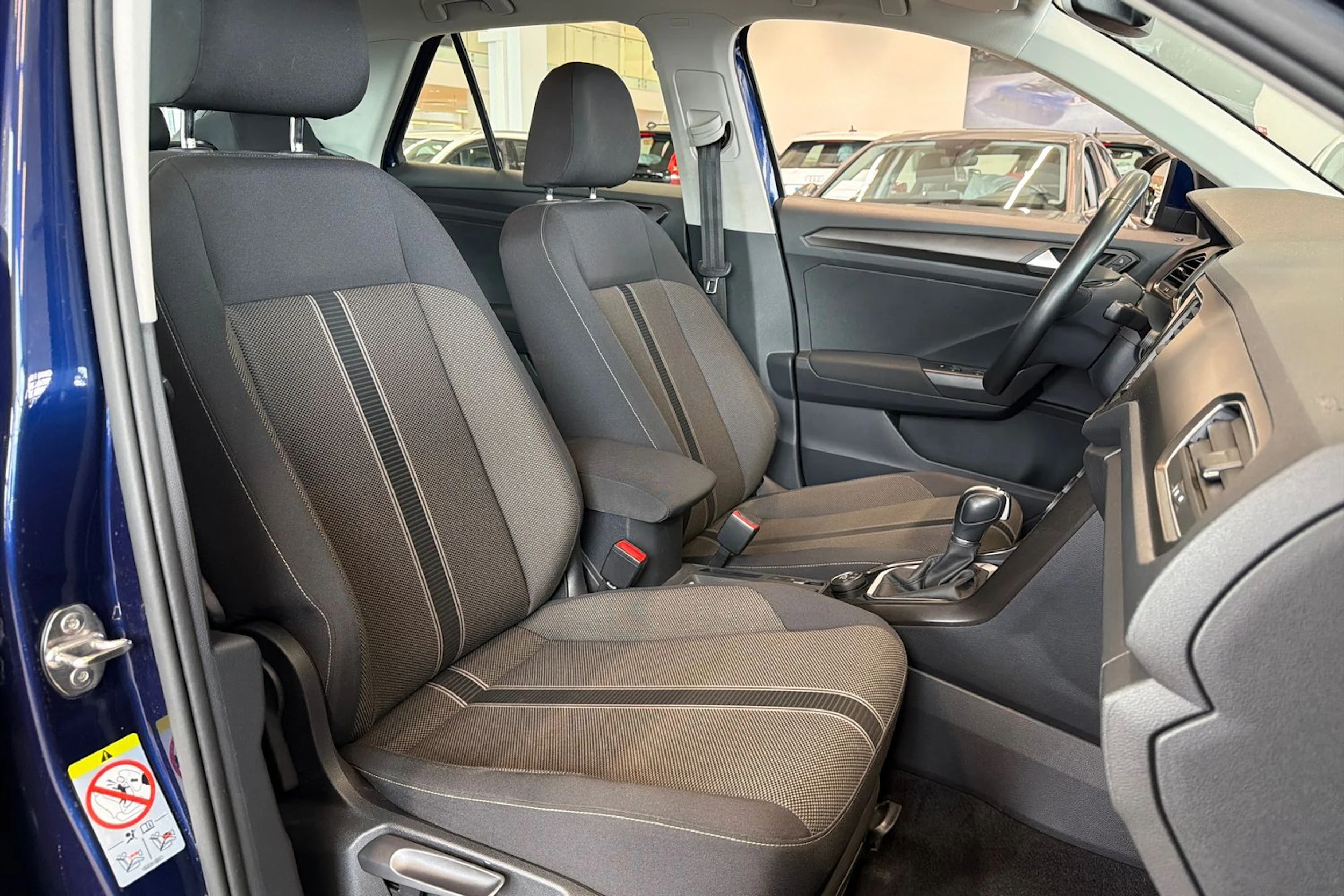 sininen Volkswagen T-Roc 2019 kuva 23.