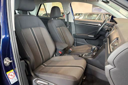 sininen Volkswagen T-Roc 2019 kuva 23.