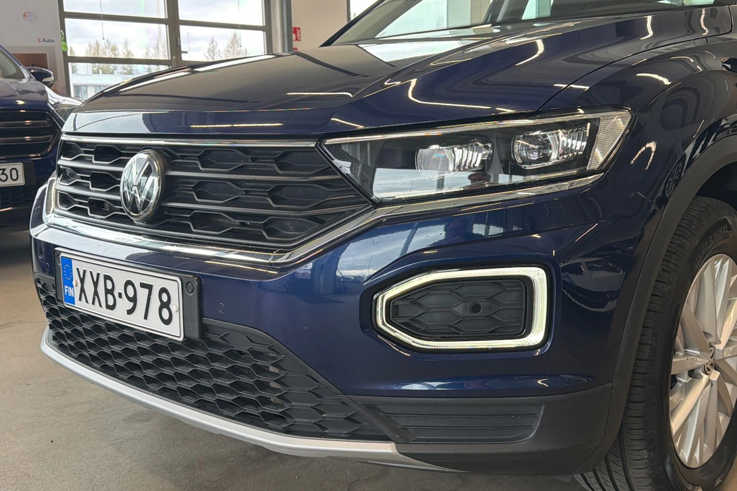 sininen Volkswagen T-Roc 2019 kuva 24.