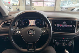 sininen Volkswagen T-Roc 2019 kuva 27.