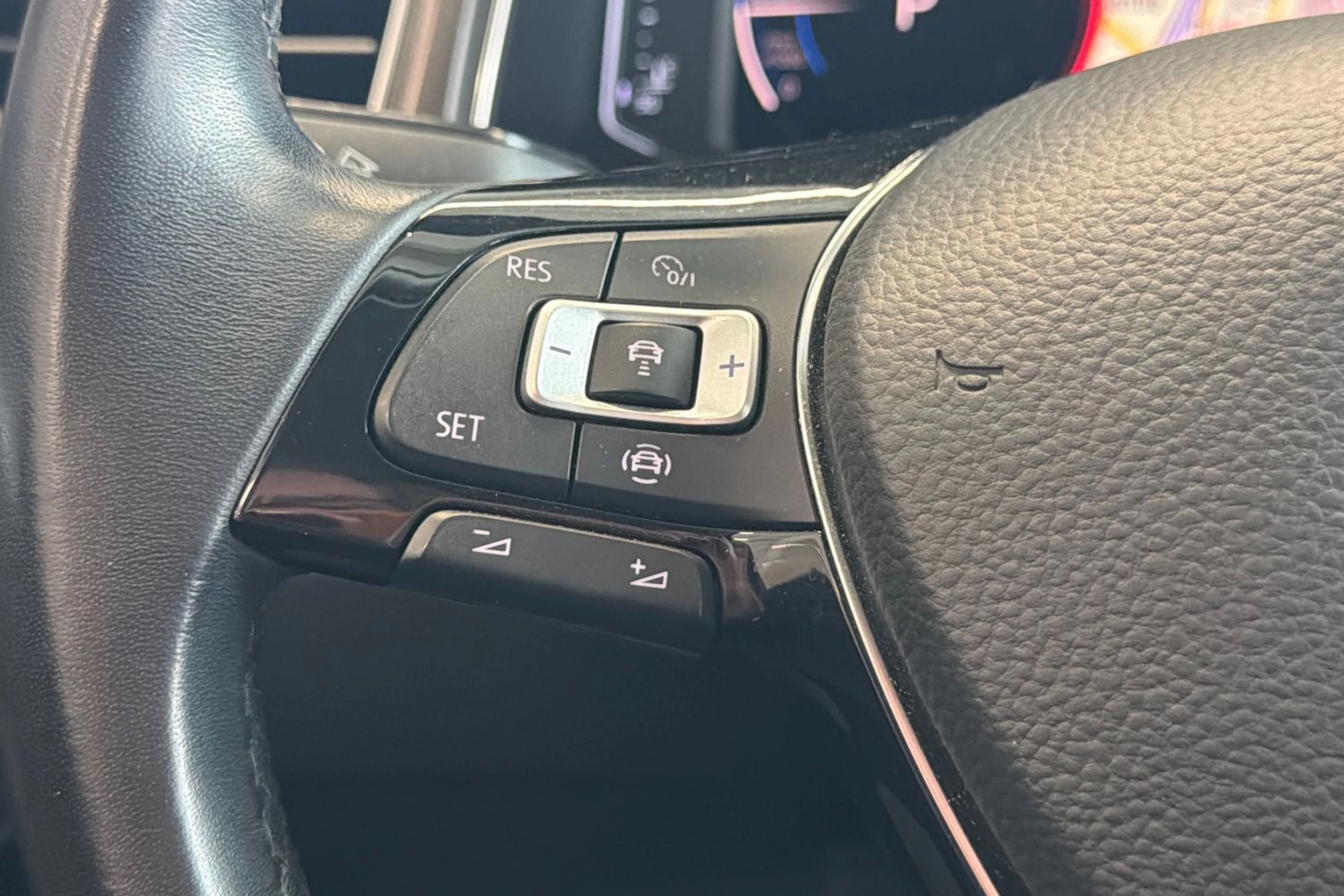 sininen Volkswagen T-Roc 2019 kuva 29.