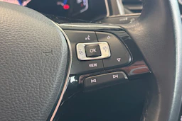 sininen Volkswagen T-Roc 2019 kuva 30.