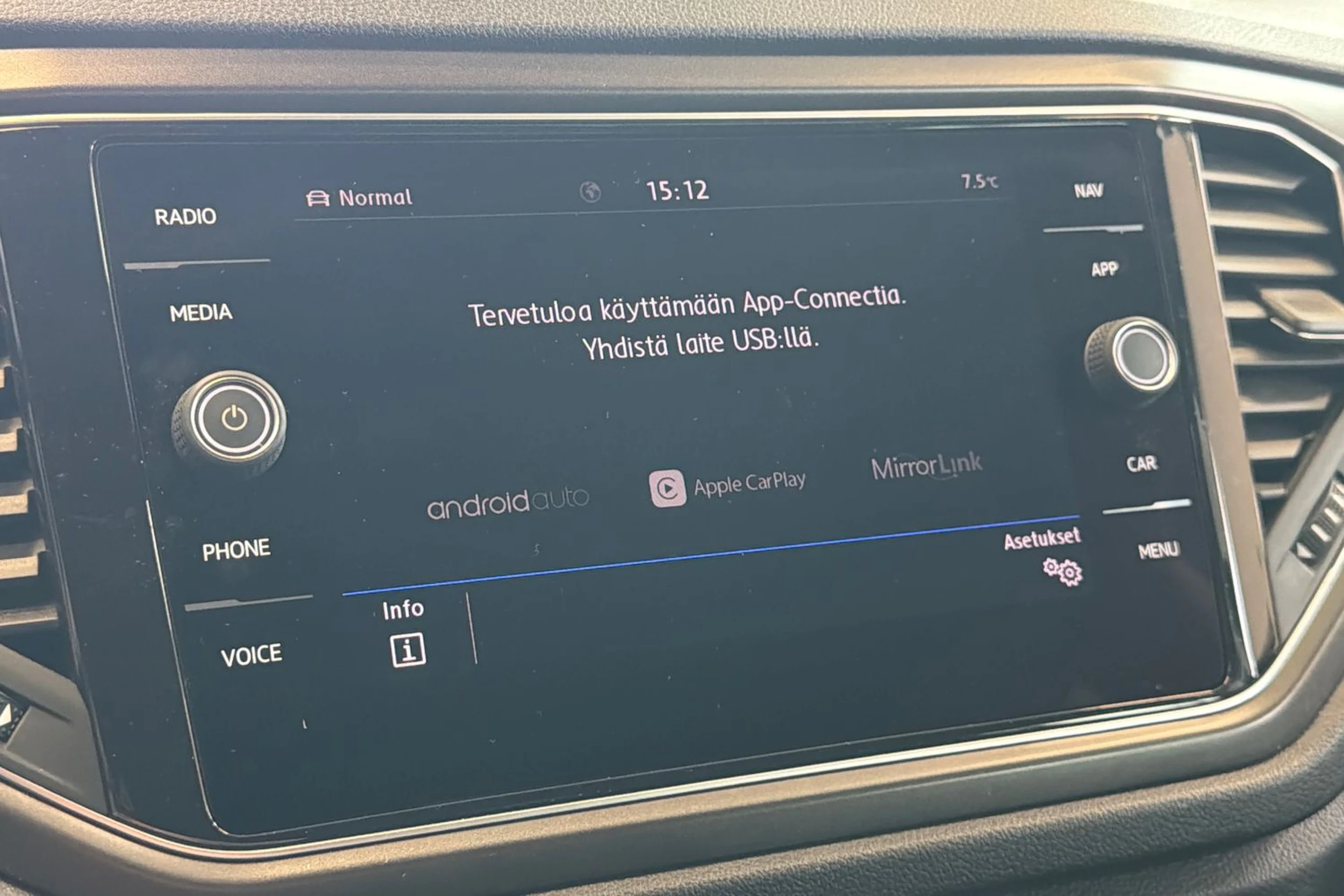 sininen Volkswagen T-Roc 2019 kuva 32.