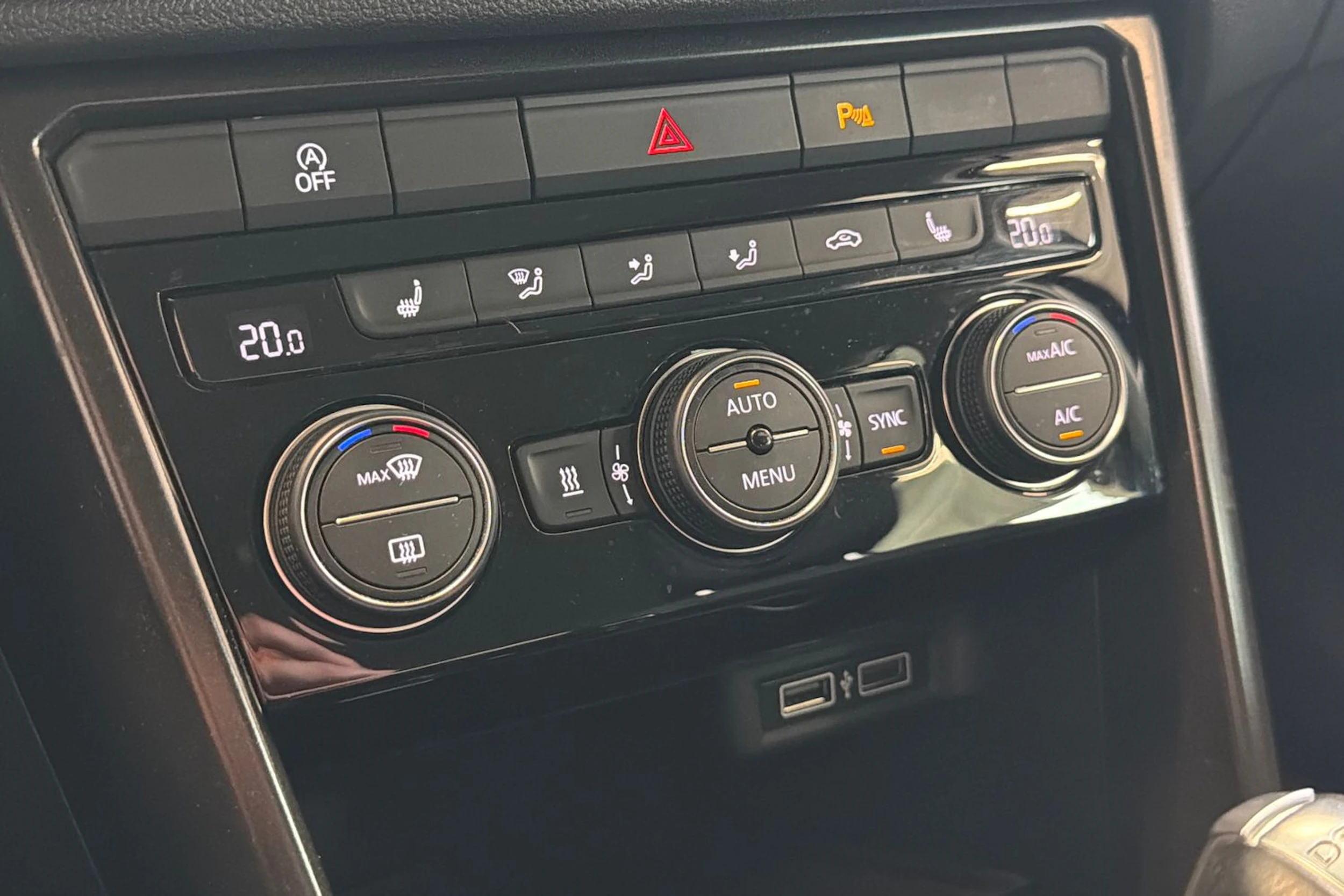 sininen Volkswagen T-Roc 2019 kuva 36.
