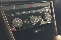 sininen Volkswagen T-Roc 2019 kuva 36.