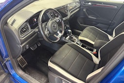 sininen Volkswagen T-Roc 2019 kuva 7.