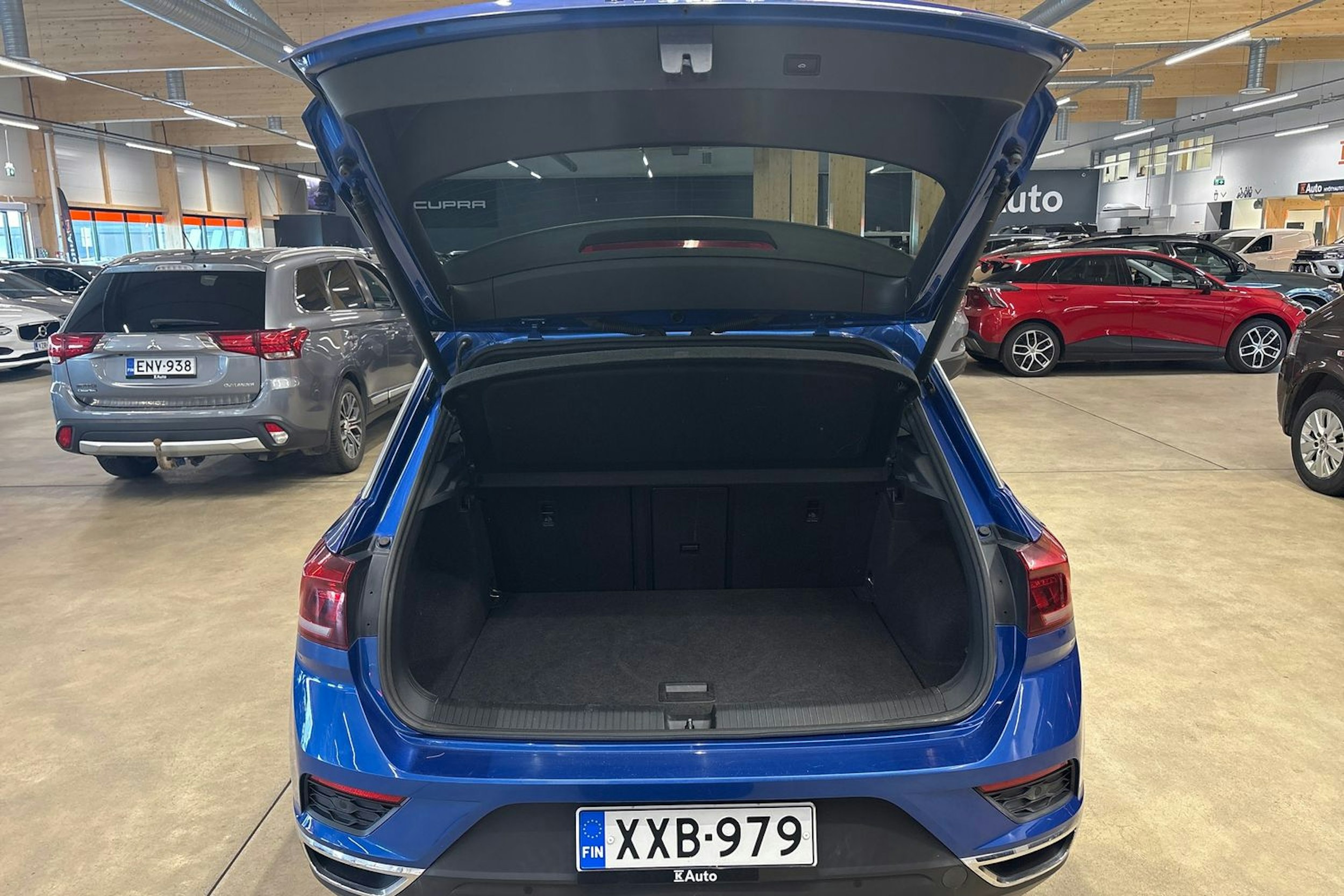 sininen Volkswagen T-Roc 2019 kuva 15.