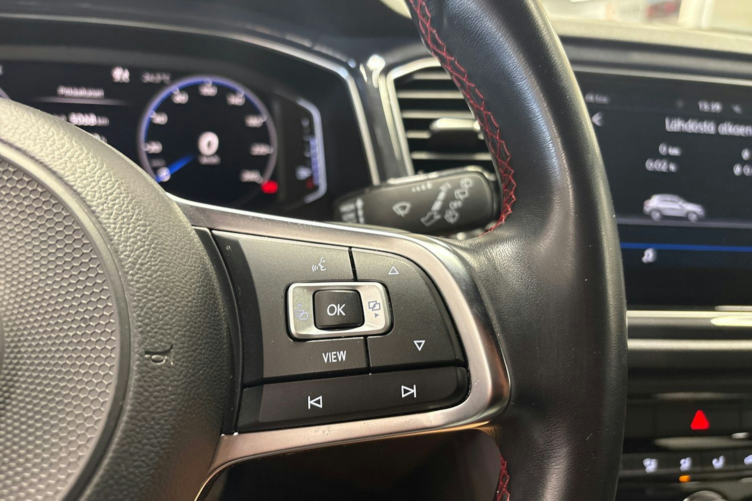 sininen Volkswagen T-Roc 2019 kuva 18.