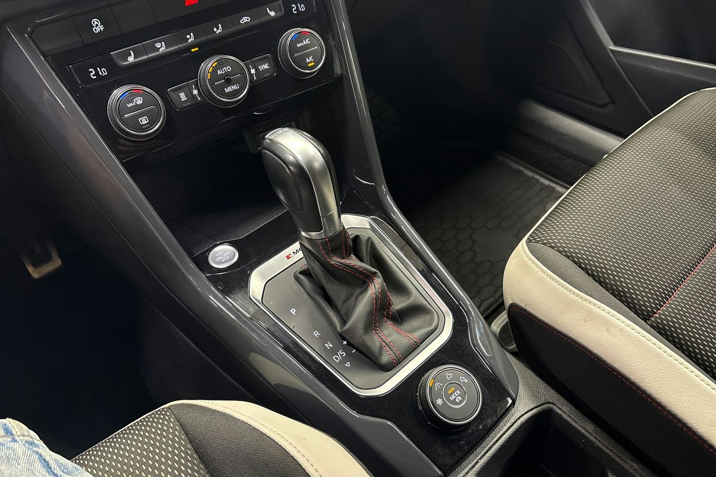 sininen Volkswagen T-Roc 2019 kuva 20.