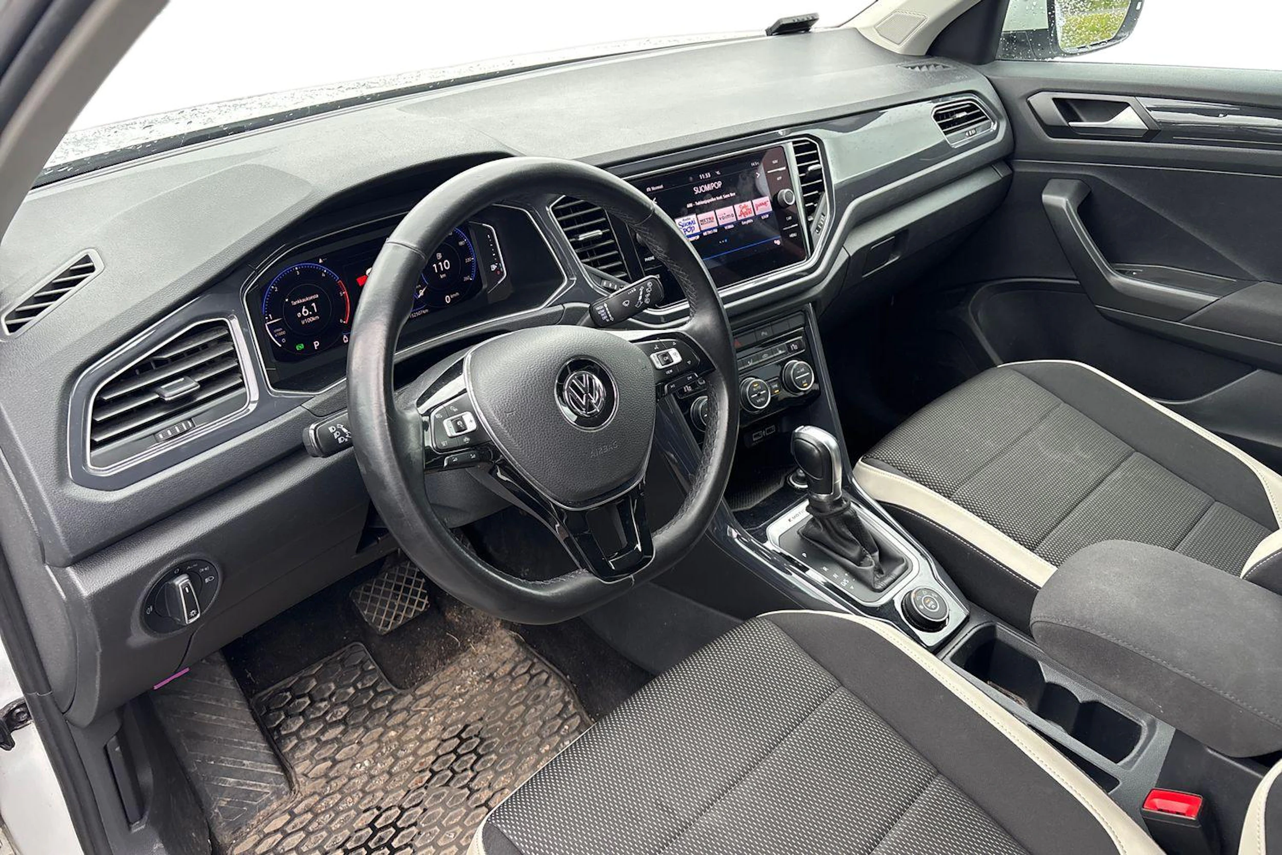 valkoinen Volkswagen T-Roc 2019 kuva 3.