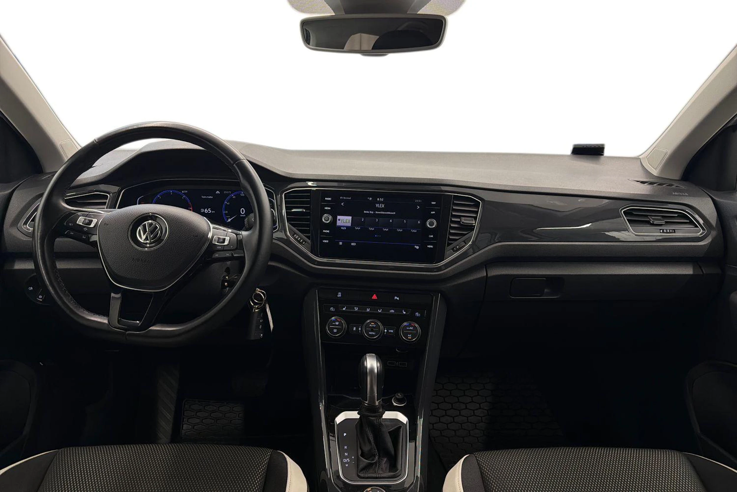 valkoinen Volkswagen T-Roc 2019 kuva 7.