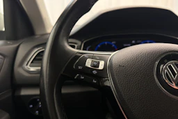 valkoinen Volkswagen T-Roc 2019 kuva 17.