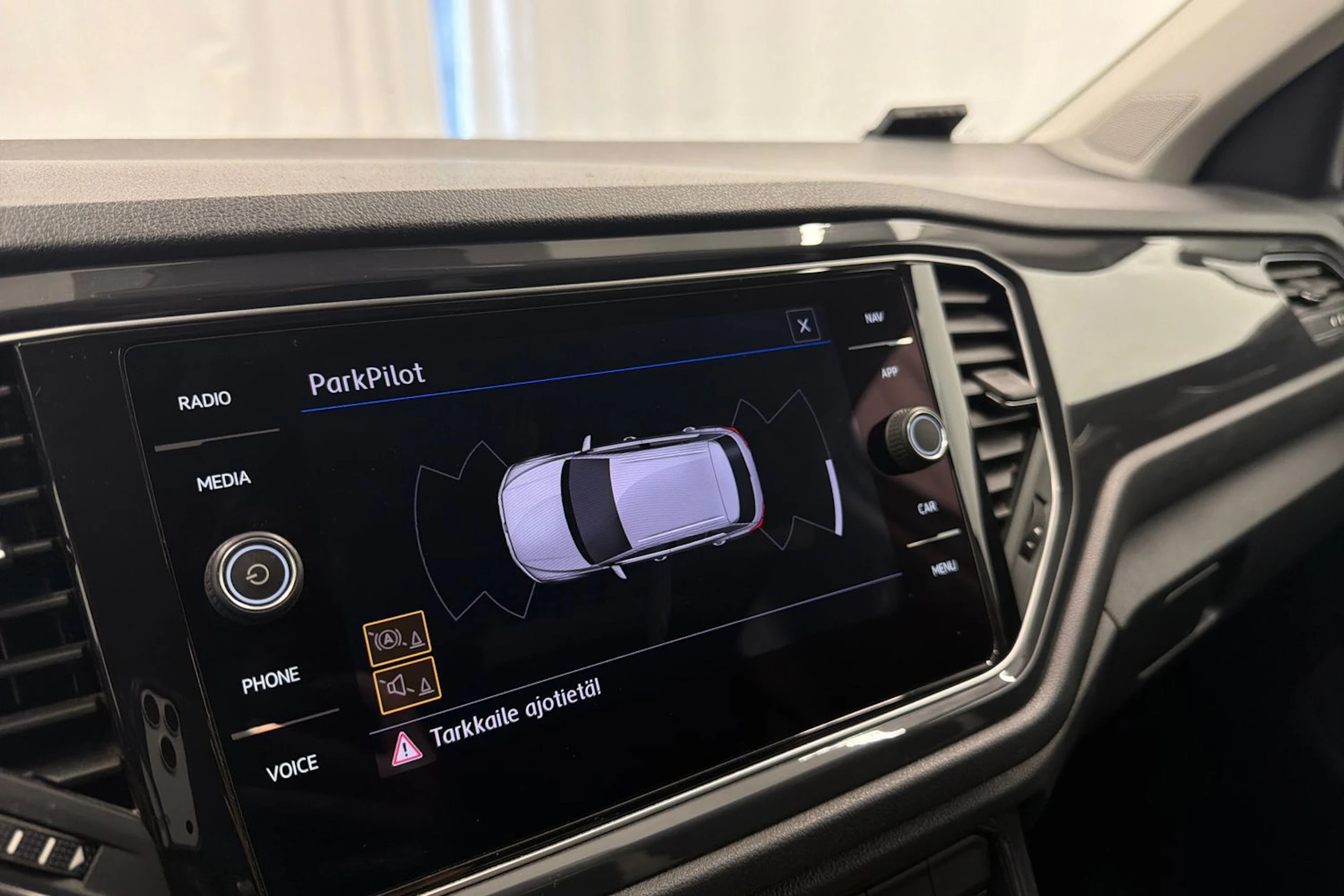 valkoinen Volkswagen T-Roc 2019 kuva 25.