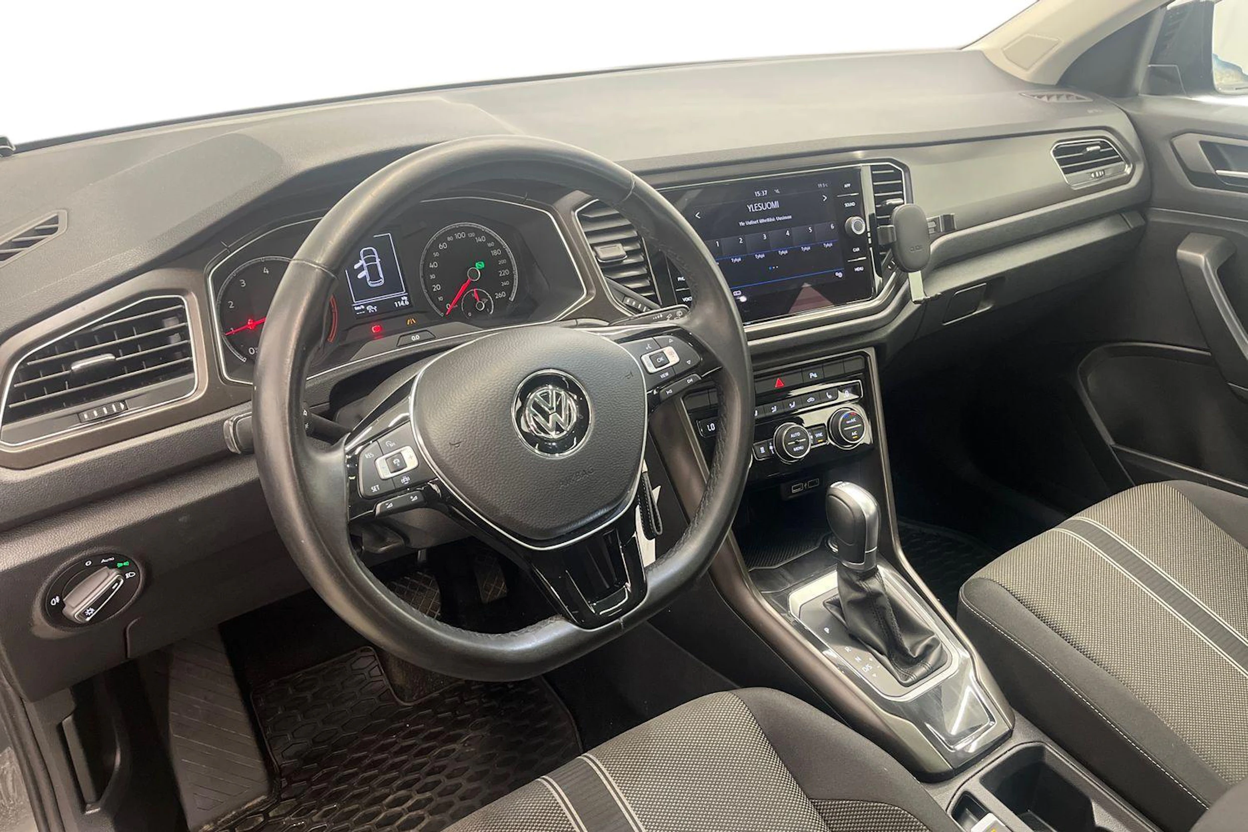 harmaa Volkswagen T-Roc 2019 kuva 6.