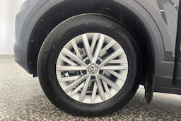 harmaa Volkswagen T-Roc 2019 kuva 10.