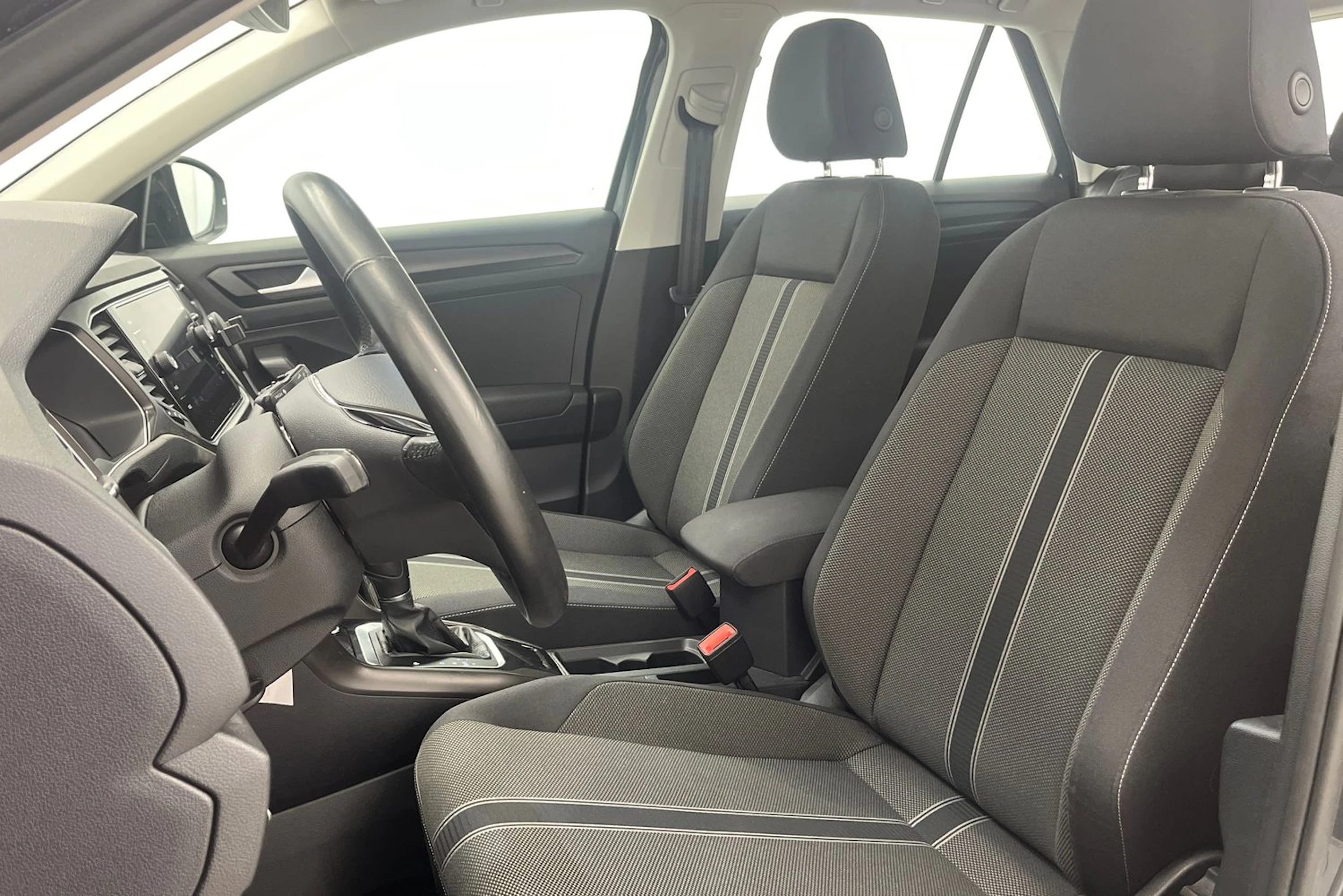 harmaa Volkswagen T-Roc 2019 kuva 12.