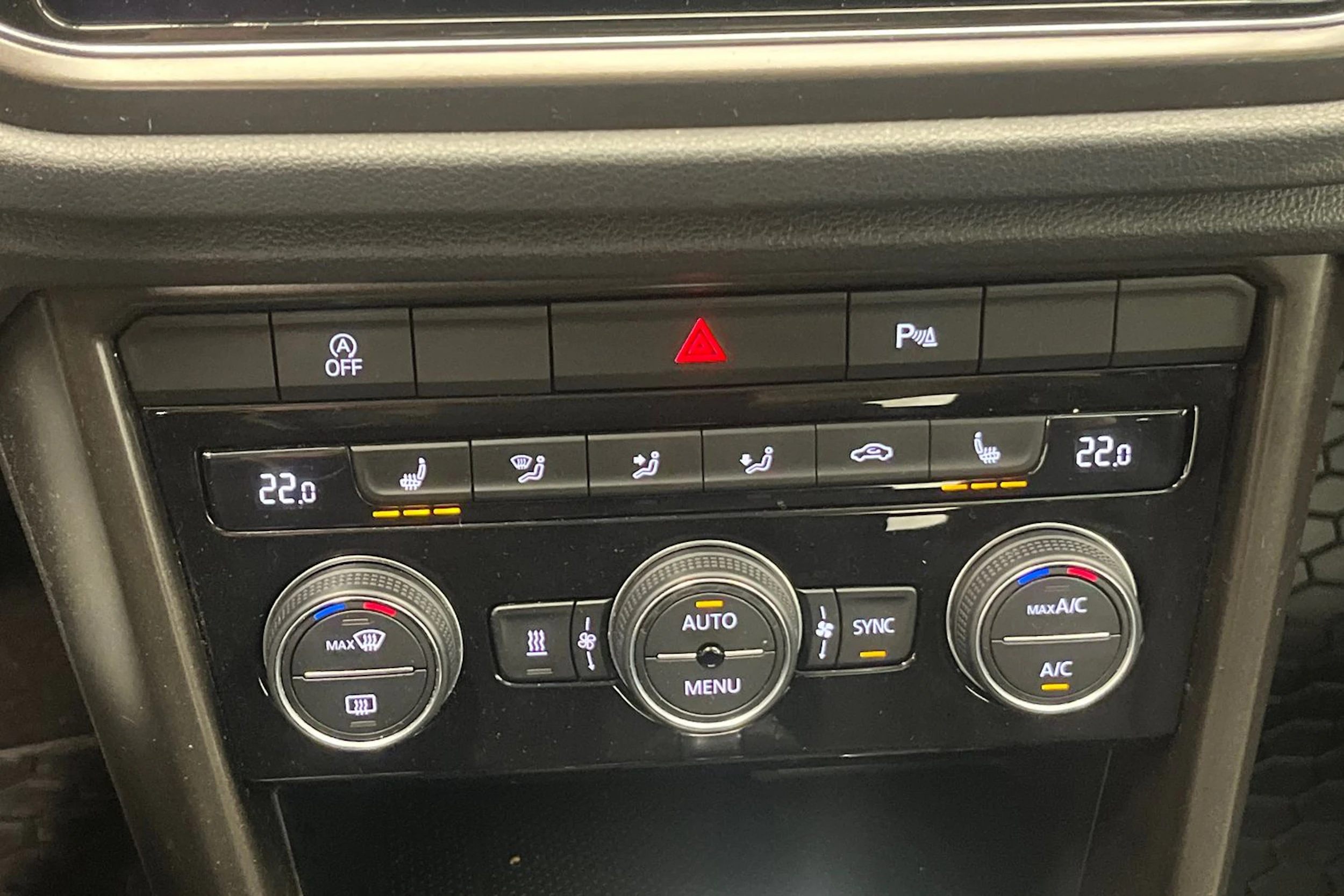 harmaa Volkswagen T-Roc 2019 kuva 18.