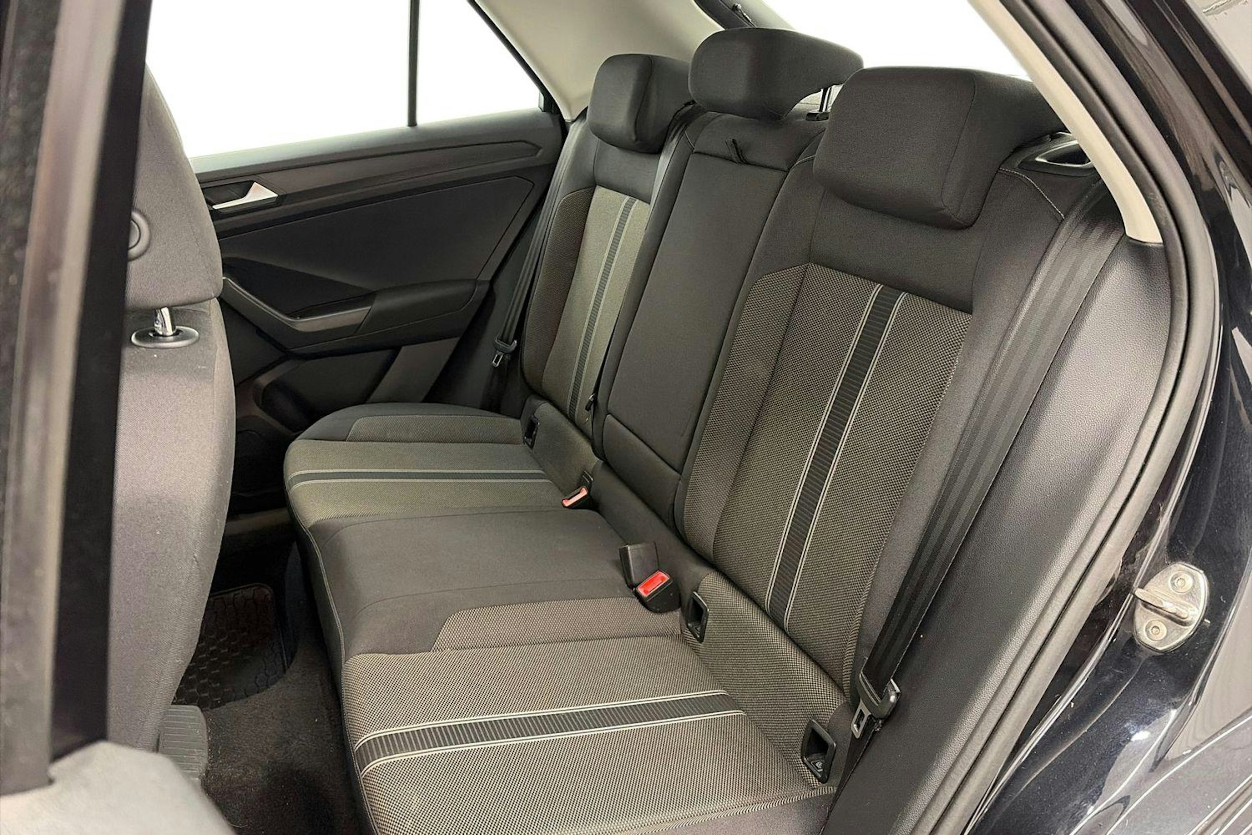 musta Volkswagen T-Roc 2019 kuva 10.