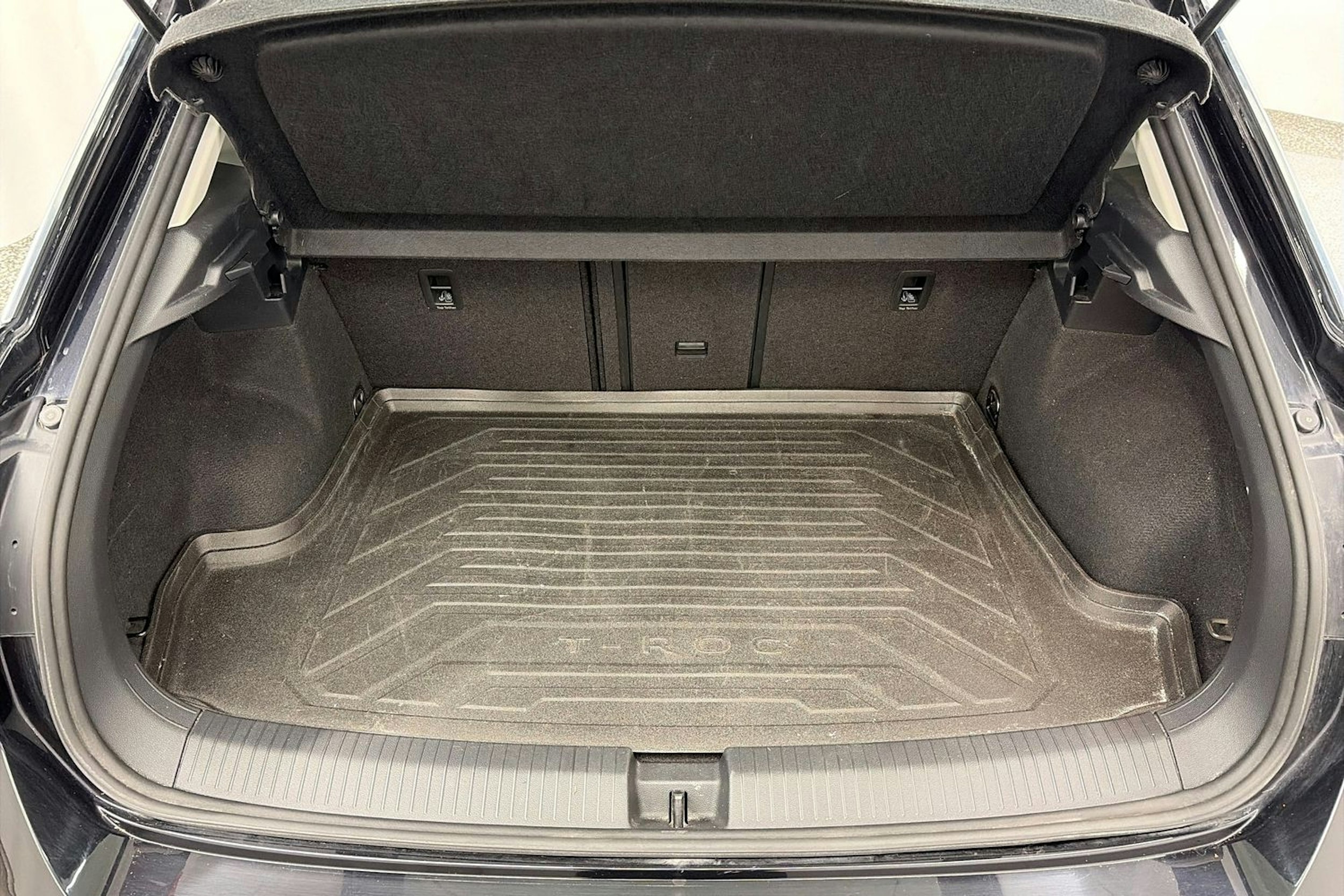 musta Volkswagen T-Roc 2019 kuva 14.