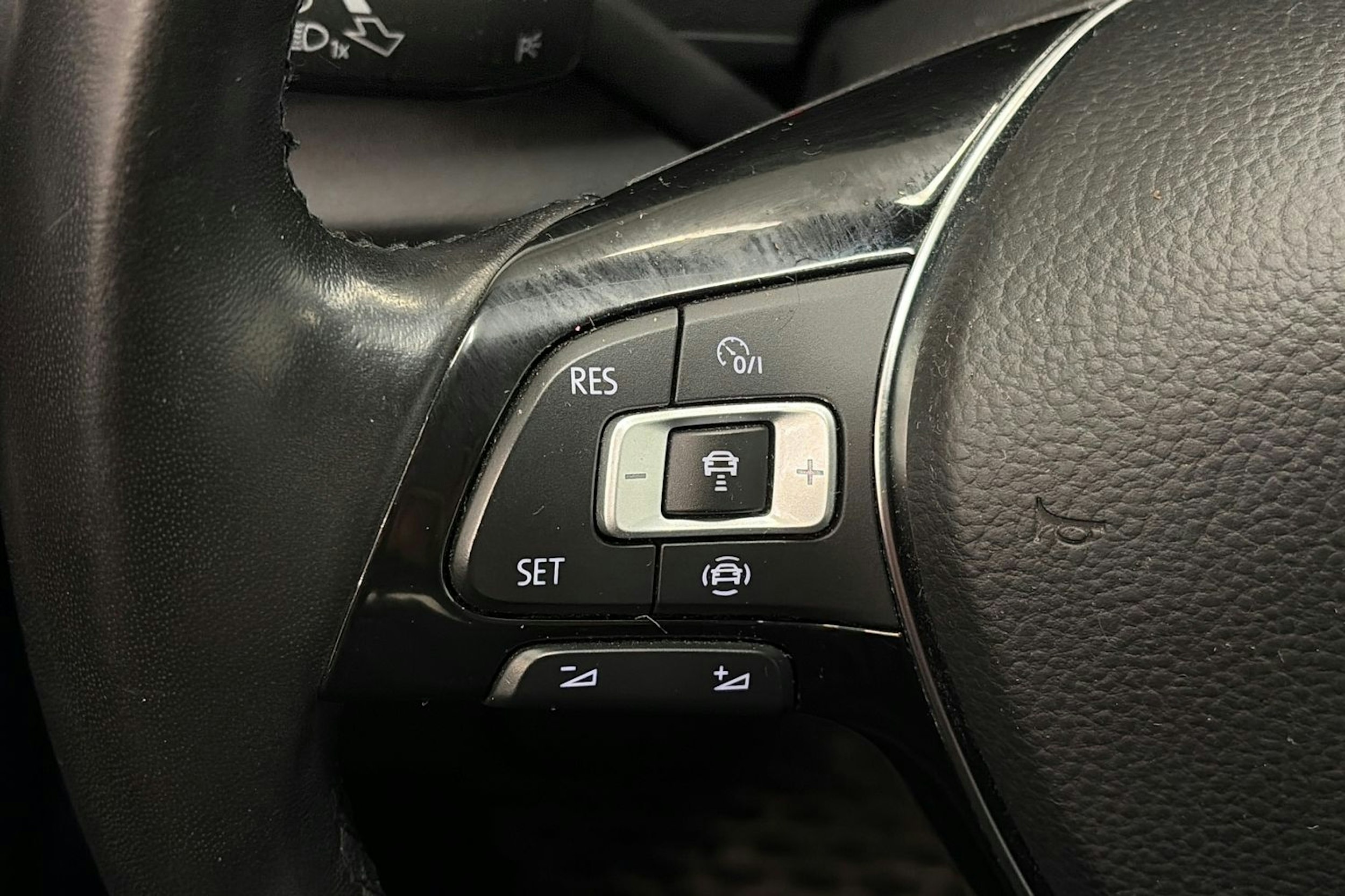 musta Volkswagen T-Roc 2019 kuva 17.