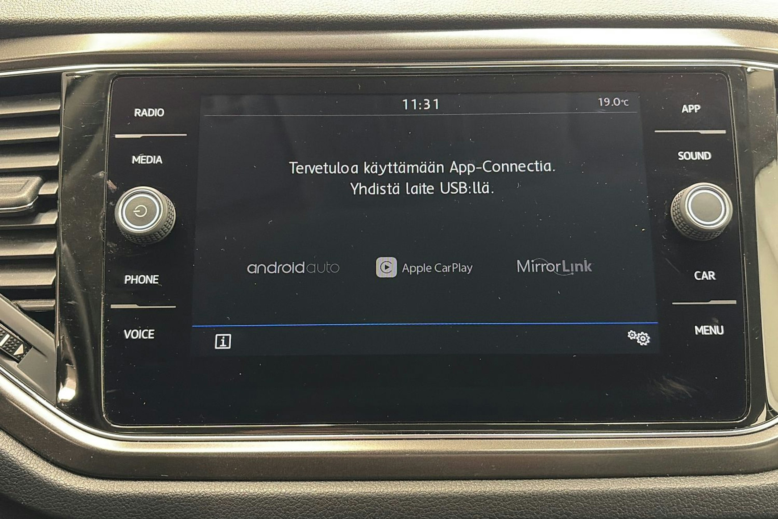 musta Volkswagen T-Roc 2019 kuva 19.