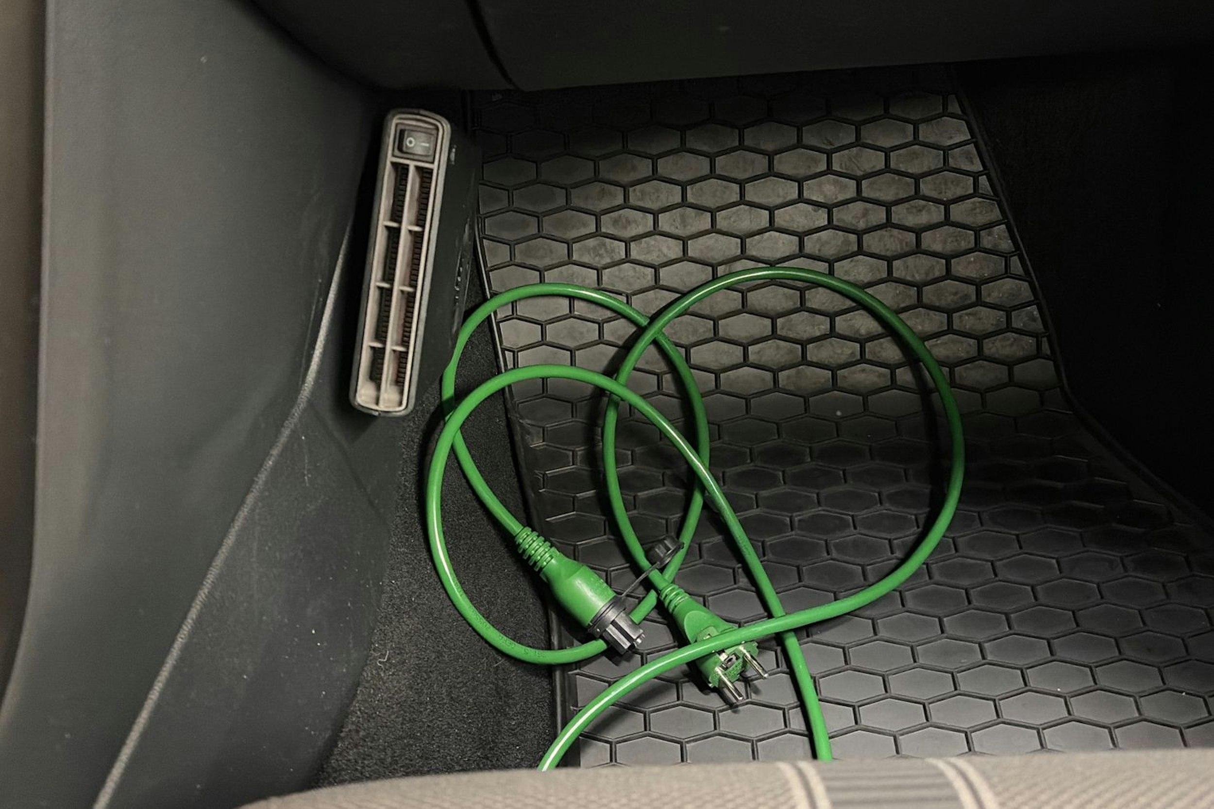 musta Volkswagen T-Roc 2019 kuva 23.