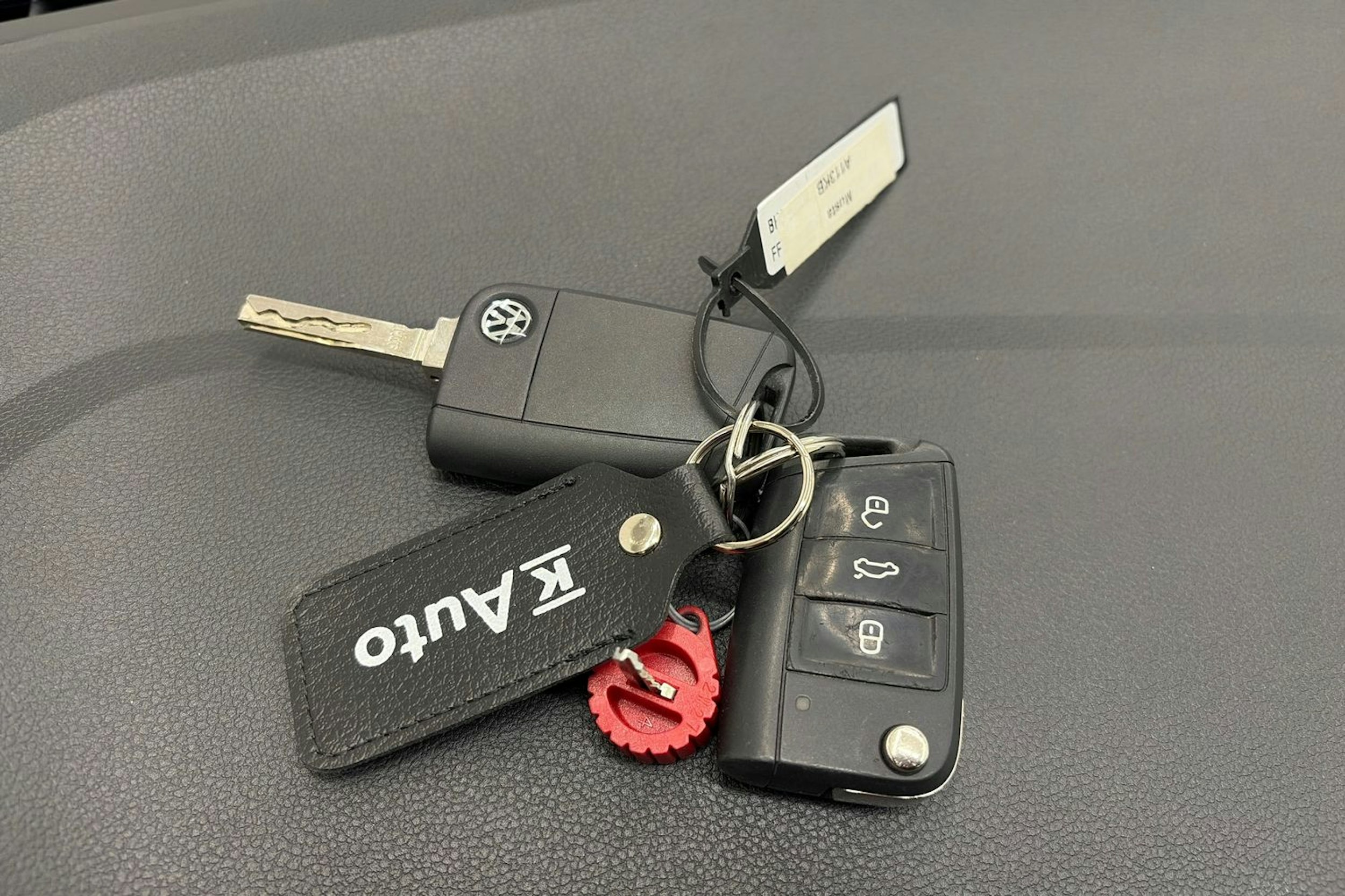 musta Volkswagen T-Roc 2019 kuva 24.